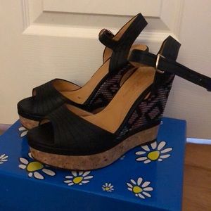 Wedge Heels 🖤